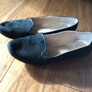 Vince Camuto black flats